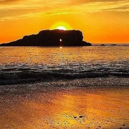 Monte Y Mar